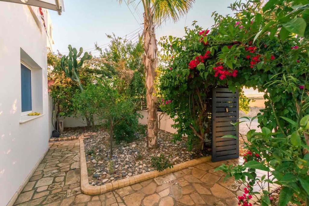 Zygi Beachfront Villa Exterior foto